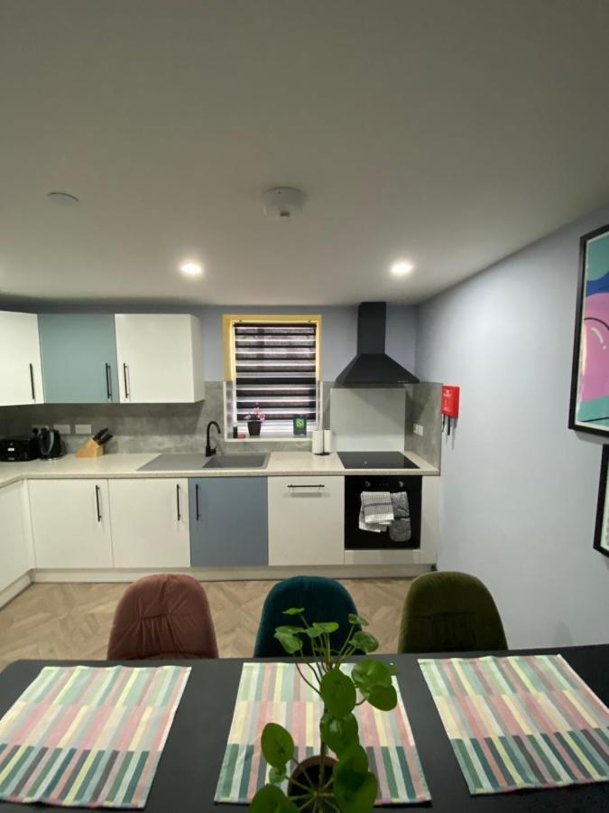 Aaron Wise - 51 Fitzhamon Apartments Cardiff Kültér fotó