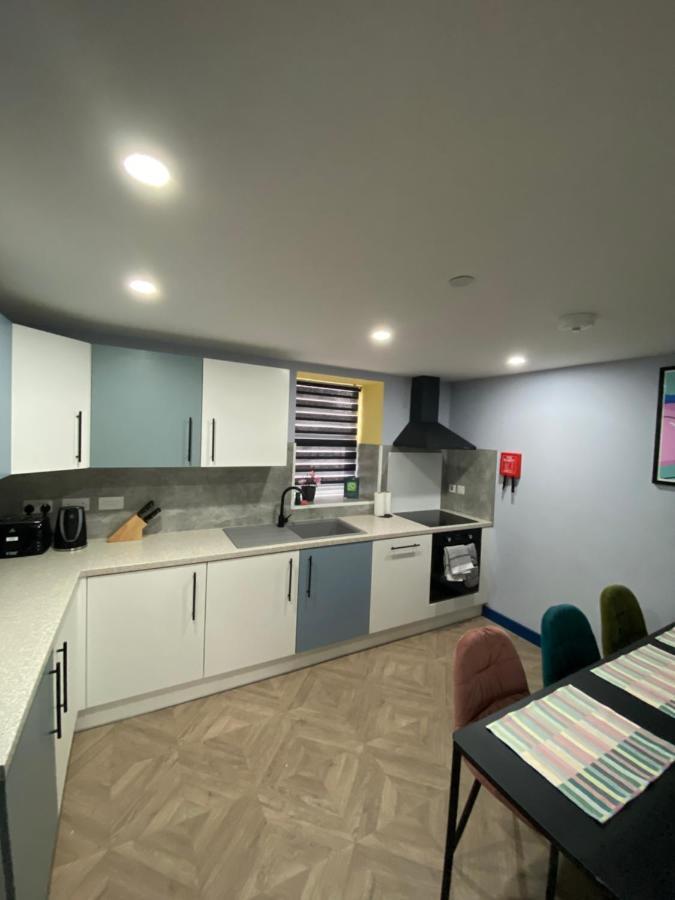 Aaron Wise - 51 Fitzhamon Apartments Cardiff Kültér fotó
