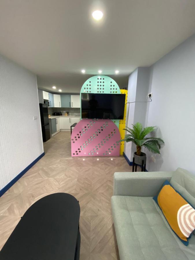 Aaron Wise - 51 Fitzhamon Apartments Cardiff Kültér fotó